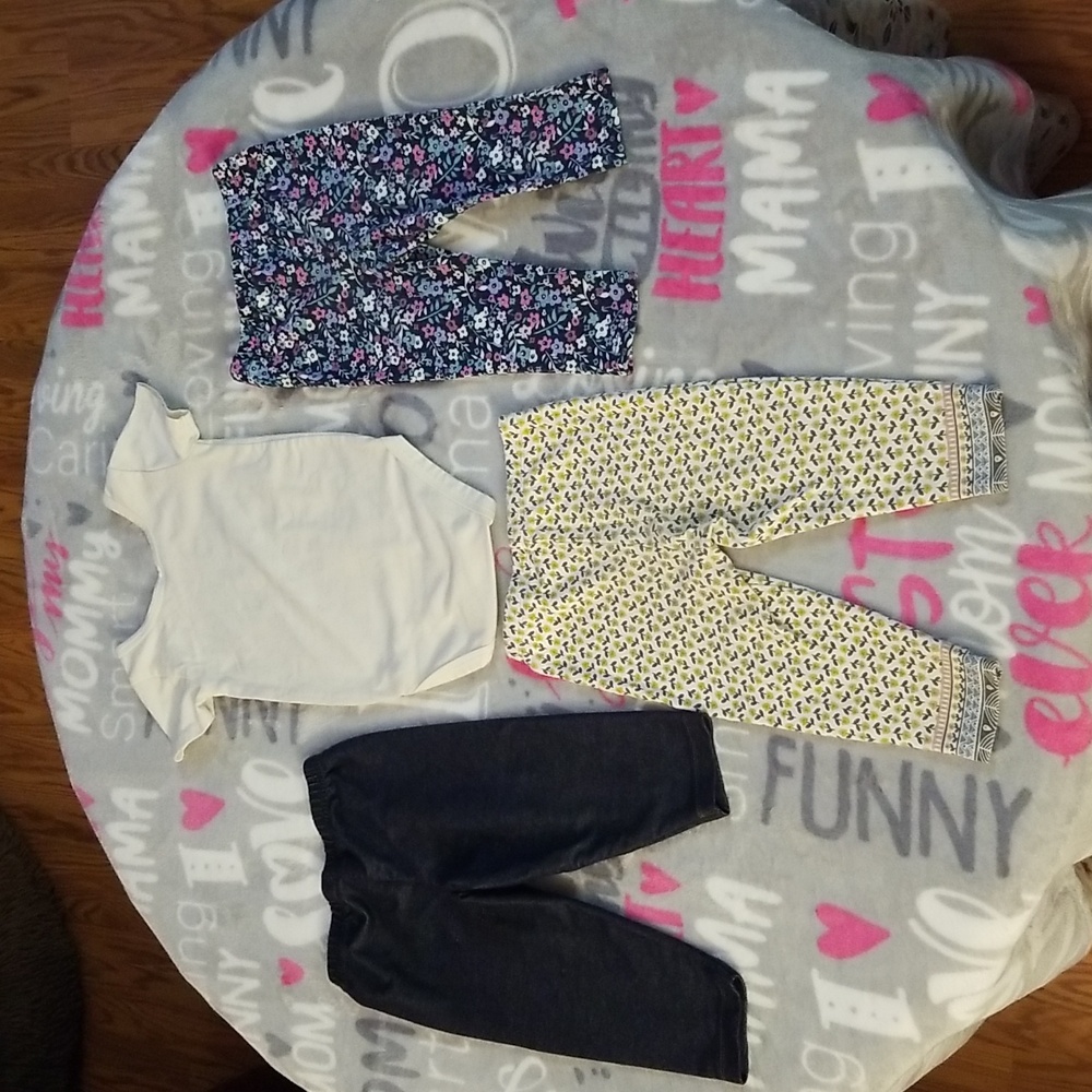 ❣5 for $25 Sale❣'Here Comes the Sun' Bodysuit with Mixed Leggings Set - Picture 2 of 6